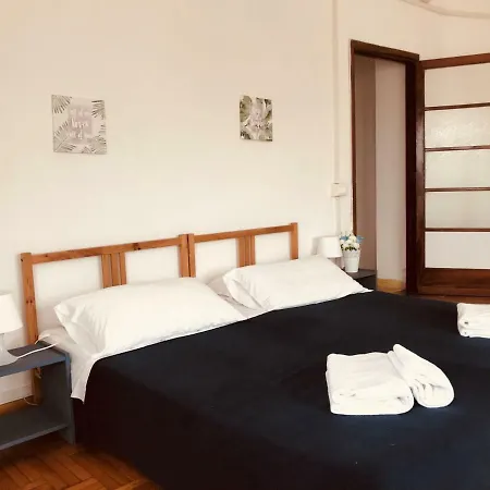 Boarding House International Apartahotel